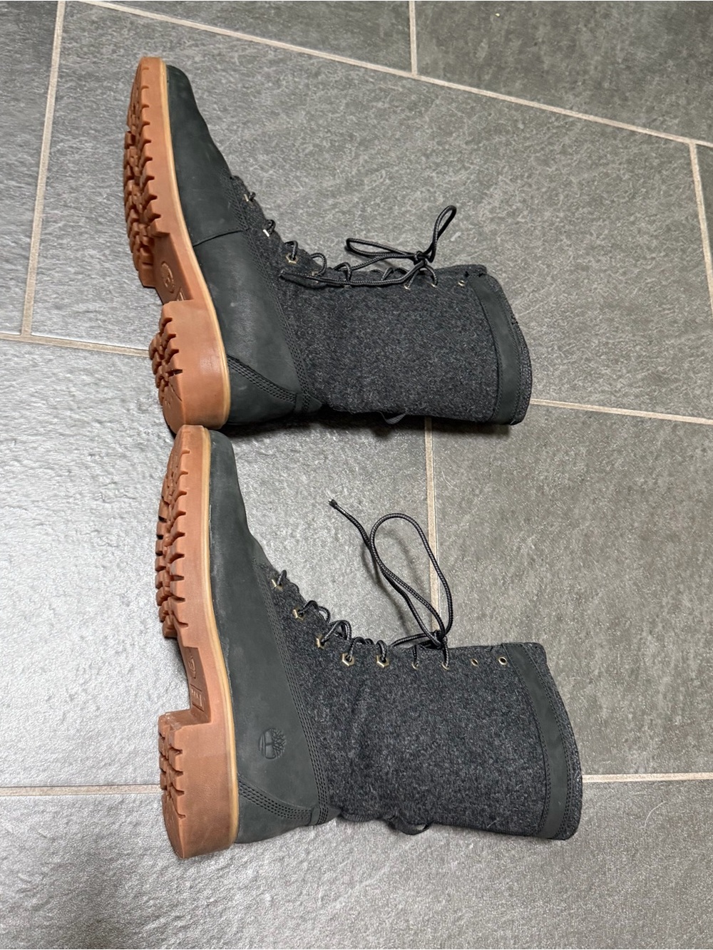 Women’s 8.5 Timberland Jayne Black Leather and Wool Lace-Up Winter Boots - Picture 2 of 5